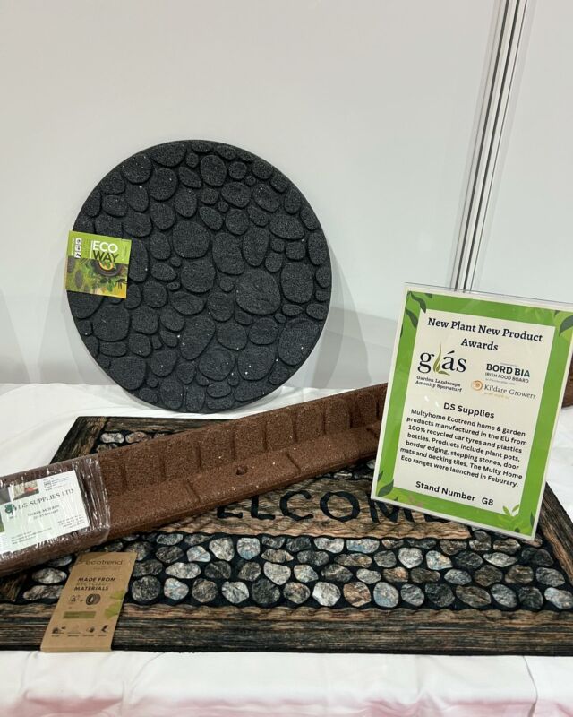 Fantastic day at @glasireland along with plenty of interest in our new collections ! #easytile #ezborder #tierraverde #recycledmaterials #recycledtyres #multyhome #dssupplies #greenfx #plantpots ♻️🪴