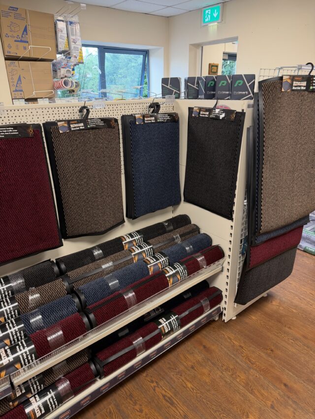 Trojan Uliclean rubber backed door mats now in stock! The original dirt trapper 👌#doormats #trojan #flooringaccessories #diy #flooringsolutions